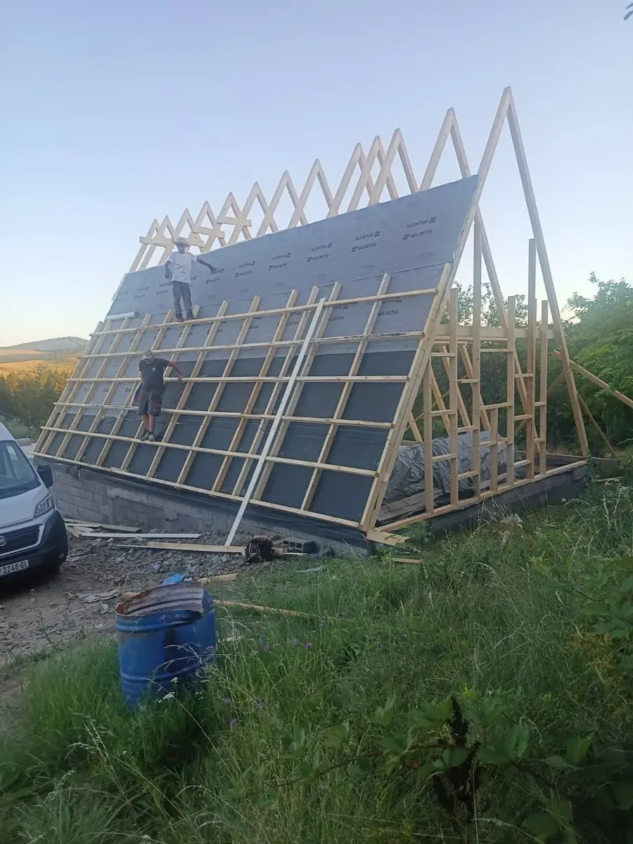 Krovna konstrukcija pred zatvaranje